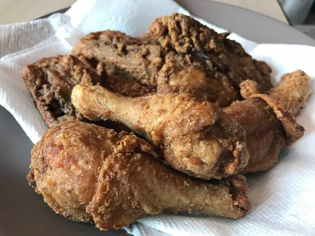 Captain Fresh Fish & Chicken | restaurant | 1633 E Court St, Kankakee, IL 60901, USA | 8159338422 OR +1 815-933-8422