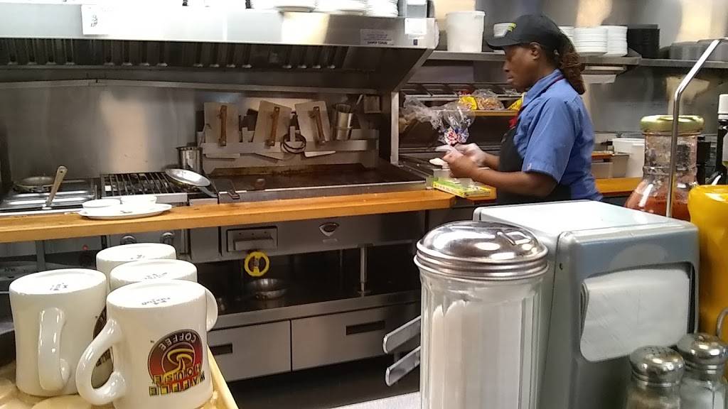 Waffle House | meal takeaway | 6079 Goshen Springs Rd, Norcross, GA 30071, USA | 7704491939 OR +1 770-449-1939