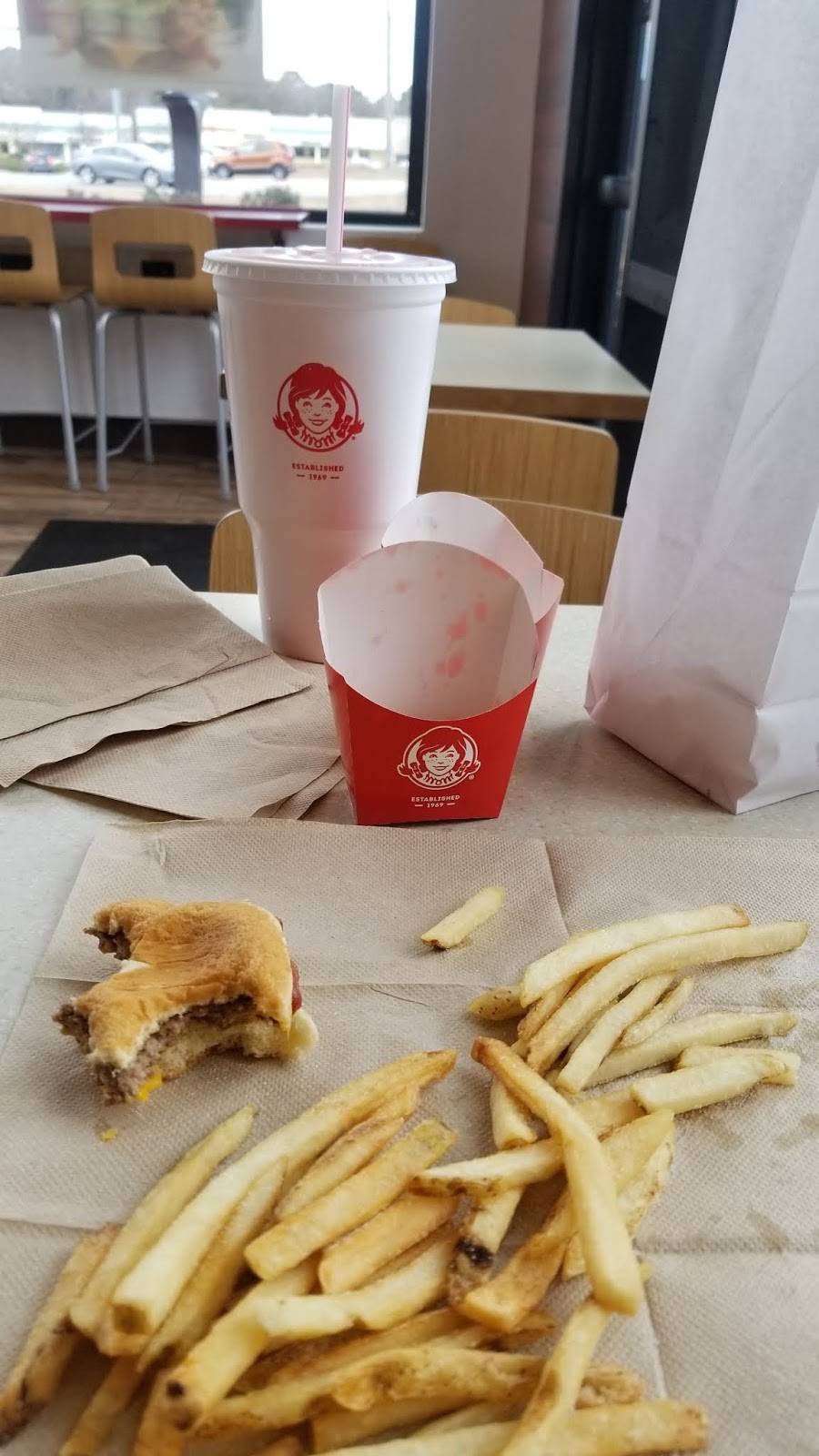 Wendys | restaurant | 5430 N Croatan Hwy, Kitty Hawk, NC 27949, USA | 2522610662 OR +1 252-261-0662