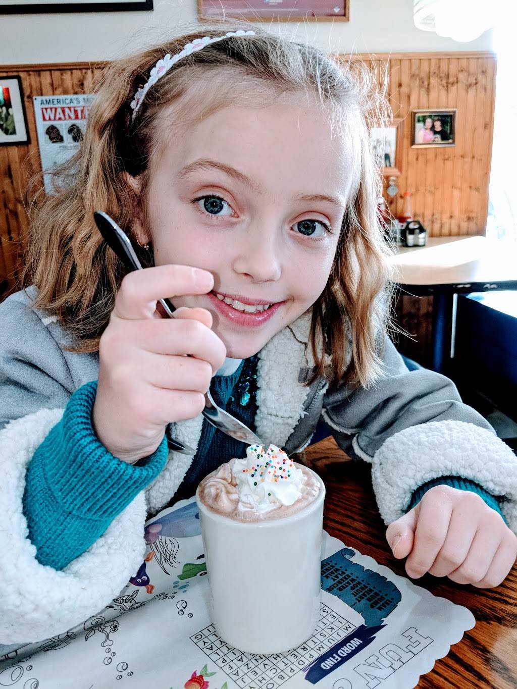 Cafe Michael | restaurant | 17800 Chillicothe Rd #104, Chagrin Falls, OH 44023, USA | 4405915340 OR +1 440-591-5340