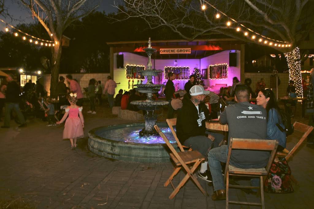 Gruene Grove | restaurant | 1263 Gruene Rd, New Braunfels, TX 78130, USA | 8307650300 OR +1 830-765-0300