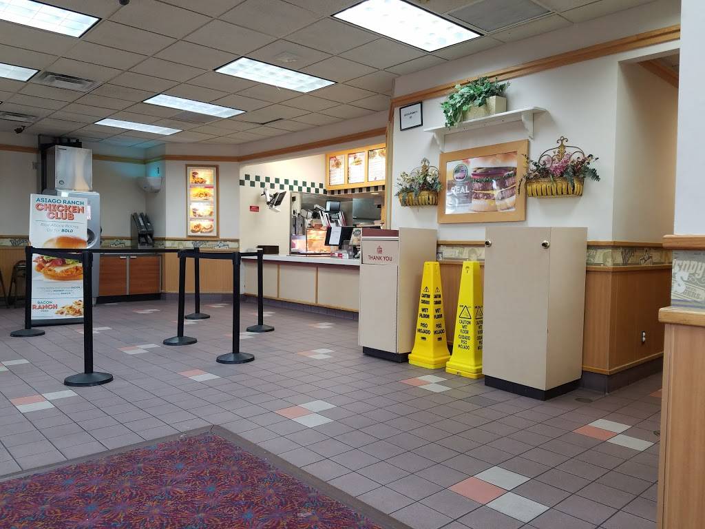 Wendys | restaurant | 960 Eastlake Pkwy, Chula Vista, CA 91914, USA | 6193976810 OR +1 619-397-6810