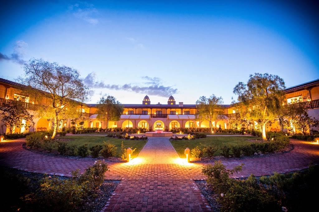 The Cellar Lounge | restaurant | 35001 Rancho California Rd, Temecula, CA 92591, USA | 9515876688 OR +1 951-587-6688