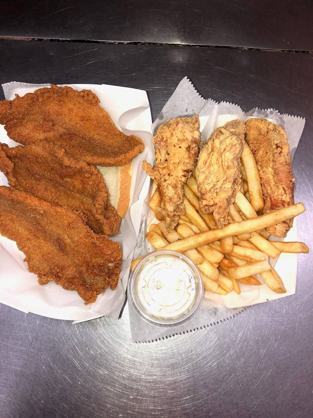 Harolds Chicken #41 Schaumburg | meal takeaway | 1318 N Roselle Rd, Schaumburg, IL 60195, USA | 2243536227 OR +1 224-353-6227