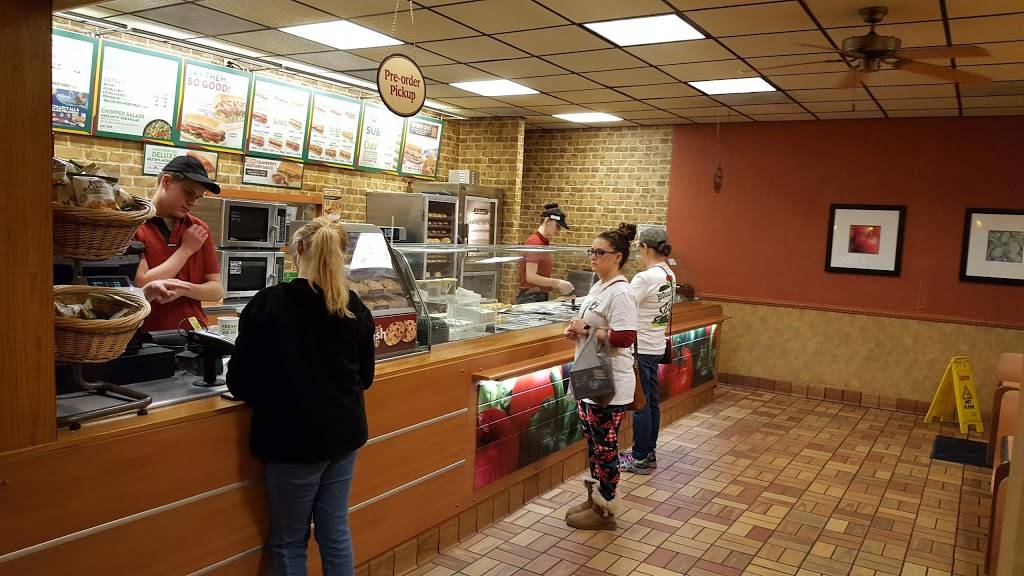 Subway | restaurant | 2654 Old Galax Pike, Hillsville, VA 24343, USA | 2767280110 OR +1 276-728-0110