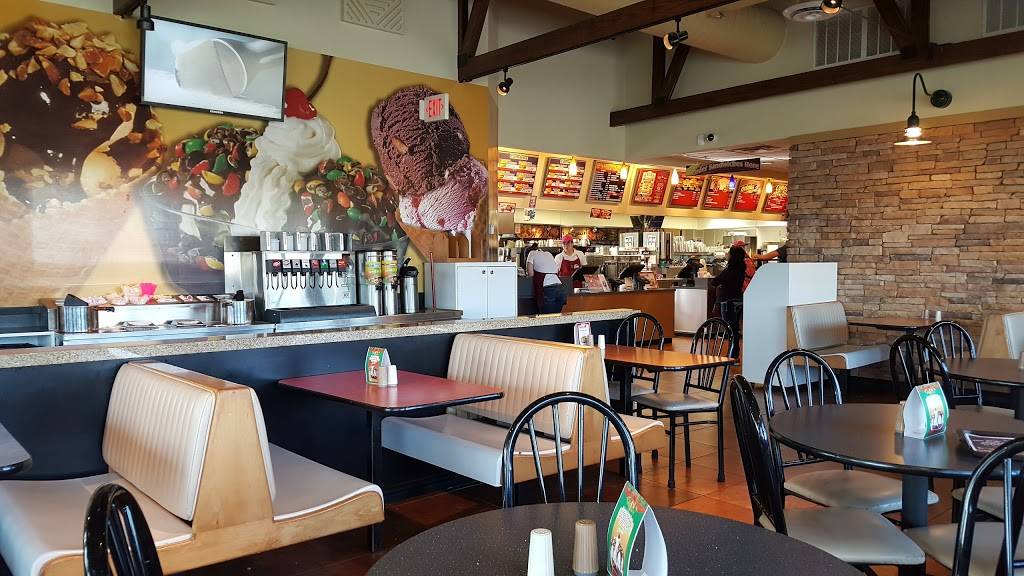 Braums Ice Cream & Burger Restaurant | restaurant | 1110 E, US-377, Granbury, TX 76048, USA | 8175737671 OR +1 817-573-7671