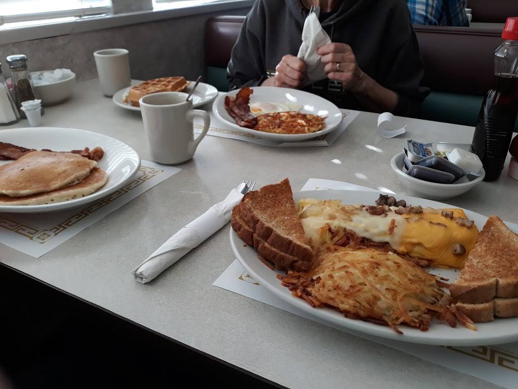 Landmark Restaurant | restaurant | 7424 Market St, Youngstown, OH 44512, USA | 3309656199 OR +1 330-965-6199