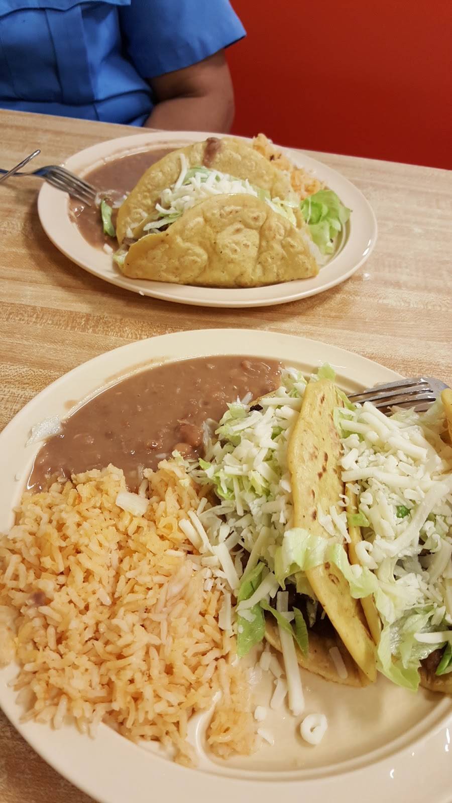 Lenchitas | restaurant | 13612 Van Nuys Blvd, Pacoima, CA 91331, USA | 8188992623 OR +1 818-899-2623