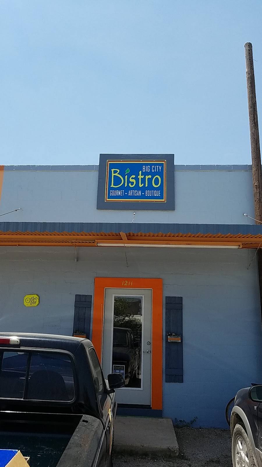 Big City Bistro | restaurant | 1211 Cottonwood St, Bandera, TX 78003, USA | 2103032351 OR +1 210-303-2351