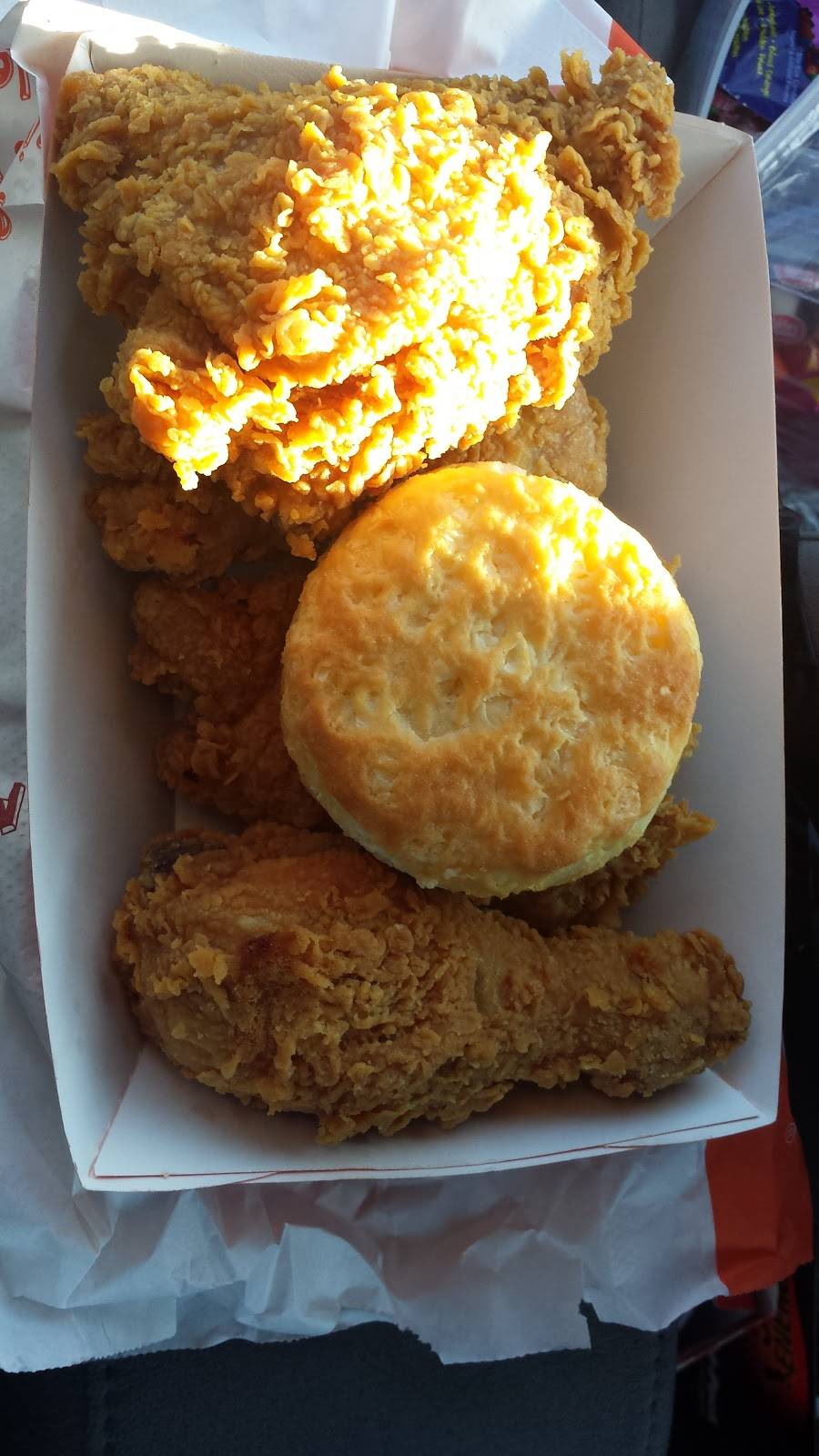 Popeyes Louisiana Kitchen | restaurant | 7009 Ritchie Hwy, Glen Burnie, MD 21061, USA | 4105909422 OR +1 410-590-9422