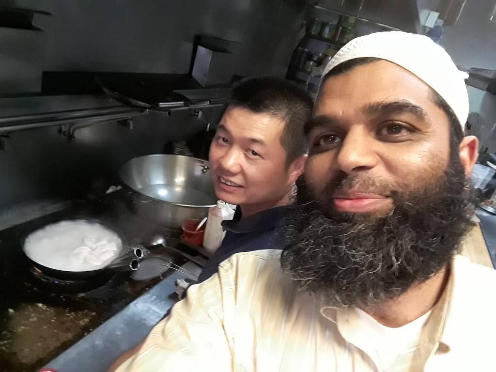 Halal Kitchen | restaurant | 2135 2nd Ave #2, New York, NY 10029, USA | 2127225250 OR +1 212-722-5250