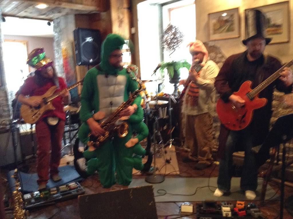 The Rabbit Room | restaurant | 61 N Main St #1, Honeoye Falls, NY 14472, USA | 5855821830 OR +1 585-582-1830