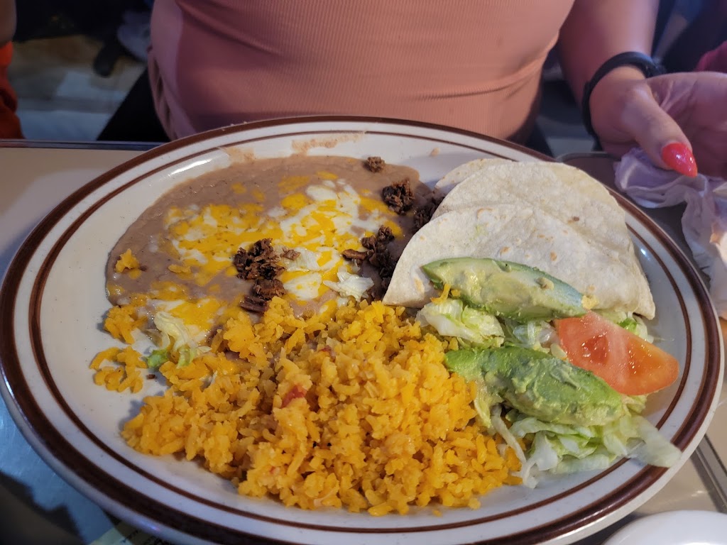 Hidalgos Restaurant | restaurant | 2020 S Bryant Blvd, San Angelo, TX 76903, USA | 3256583977 OR +1 325-658-3977