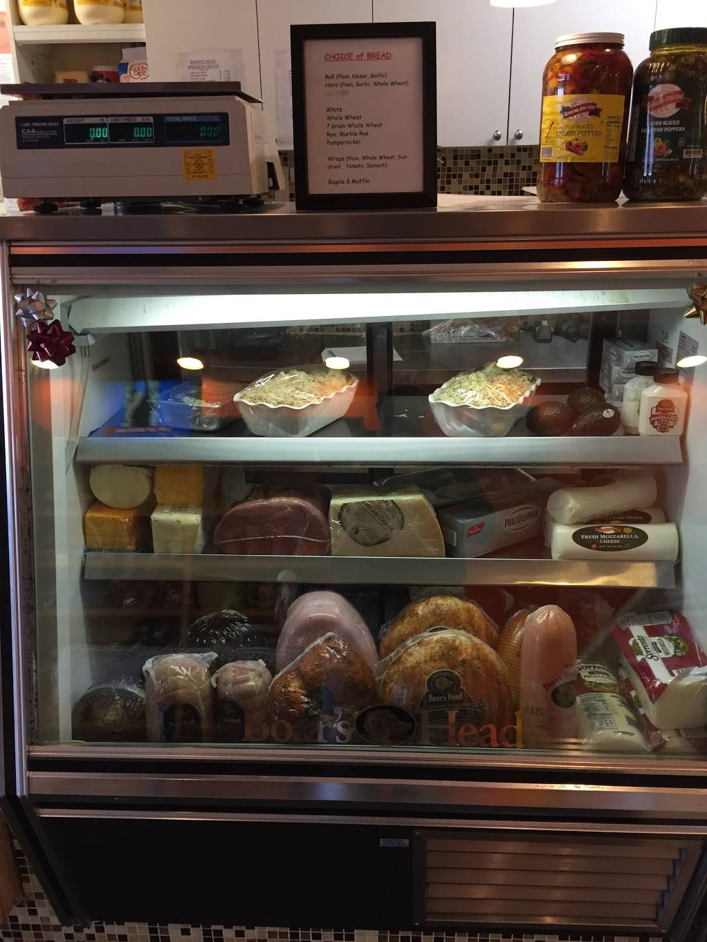 KB Deli & Hot Bagels | restaurant | 730 Grand Blvd, Deer Park, NY 11729, USA | 6312430222 OR +1 631-243-0222