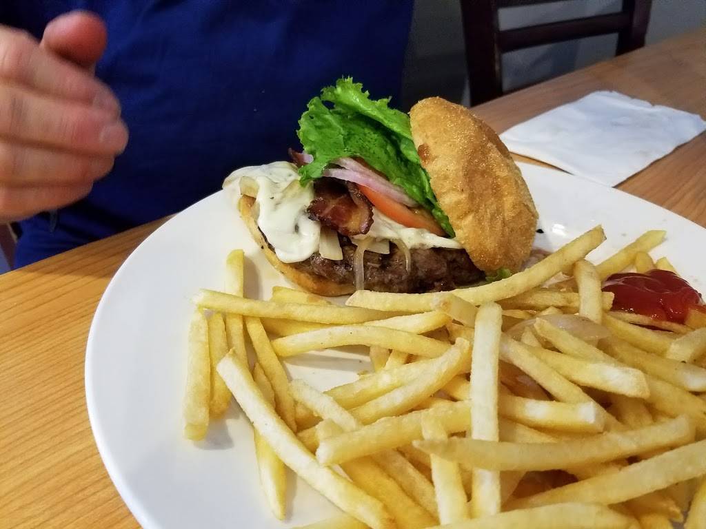 Carmens Burger Bar | restaurant | 90 Mark West Springs Rd, Santa Rosa, CA 95403, USA | 7075261575 OR +1 707-526-1575