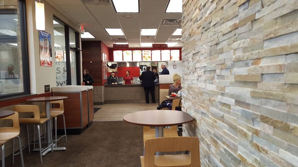 Wendys | restaurant | 467 Georgetown Square, Wood Dale, IL 60191, USA | 6302387984 OR +1 630-238-7984