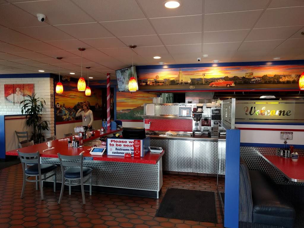 Mr Ds Diner | bakery | 401 E Foothill Blvd, Pomona, CA 91767, USA | 9093984222 OR +1 909-398-4222