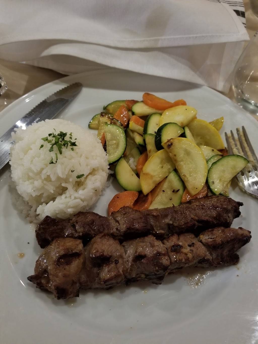 Meza Mediterranean Grill | restaurant | 1780 Jake St, Orlando, FL 32814, USA | 4074403603 OR +1 407-440-3603