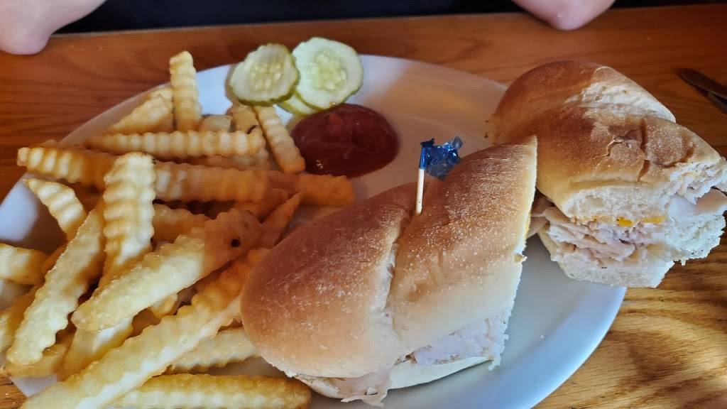 Garretts Place | restaurant | 3548 W Houghton Lake Dr, Houghton Lake, MI 48629, USA | 9893666785 OR +1 989-366-6785