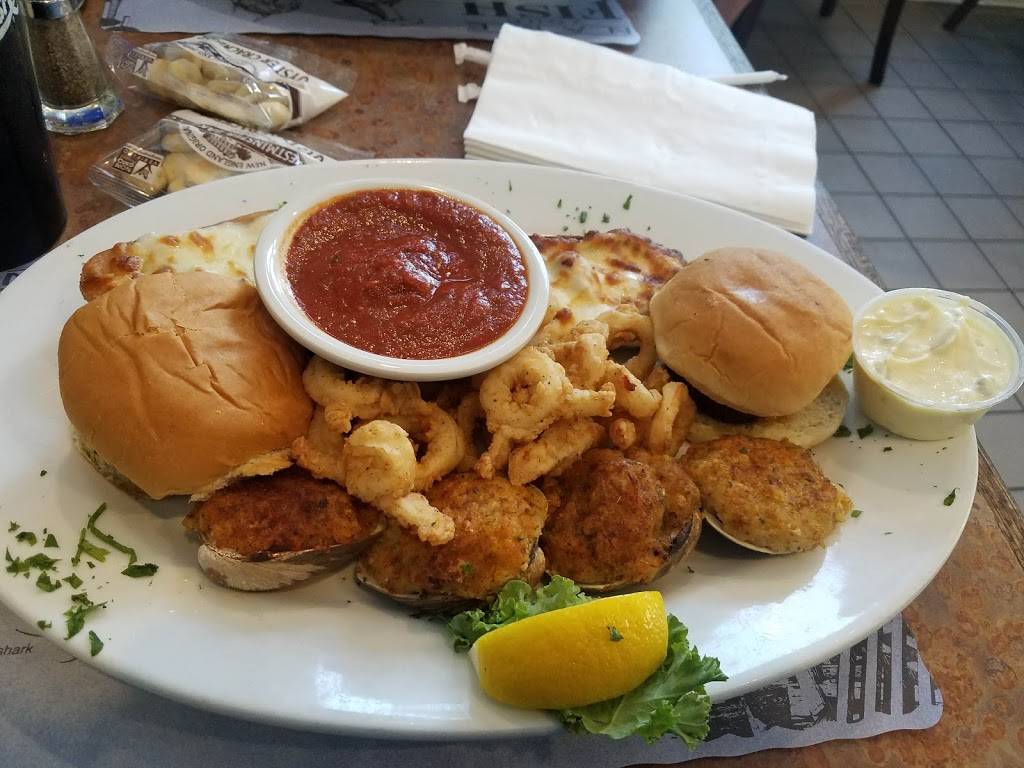 The Fish Store | restaurant | 836 Montauk Hwy, Bayport, NY 11705, USA | 6314723018 OR +1 631-472-3018