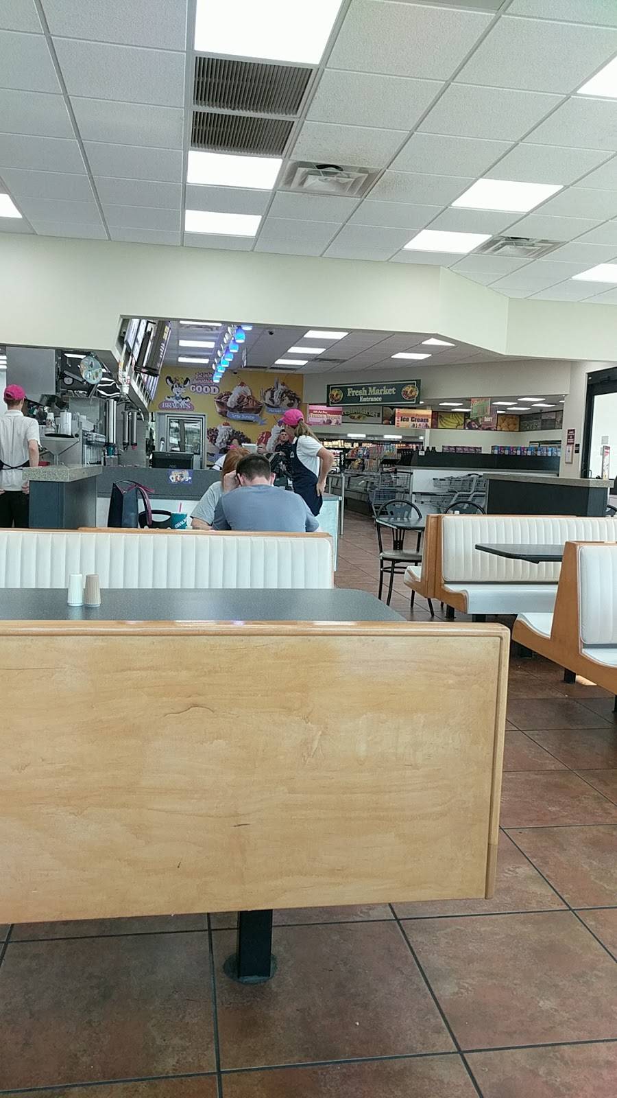 Braums Ice Cream & Burger Restaurant | restaurant | 3020 E Sunshine St, Springfield, MO 65804, USA | 4178835311 OR +1 417-883-5311