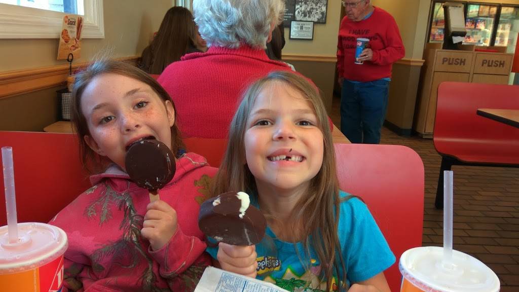 Dairy Queen | restaurant | 409 S Silver St, Paola, KS 66071, USA | 9132943192 OR +1 913-294-3192