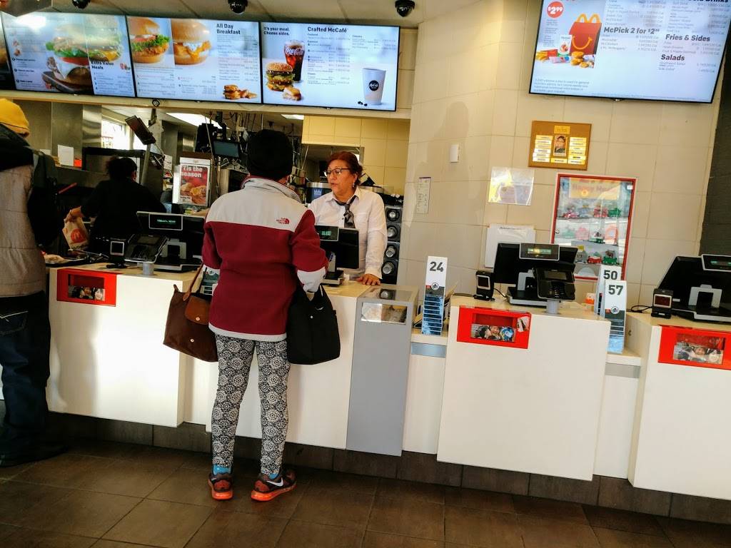 McDonalds | cafe | 8407 Colesville Rd, Silver Spring, MD 20910, USA | 3015883386 OR +1 301-588-3386