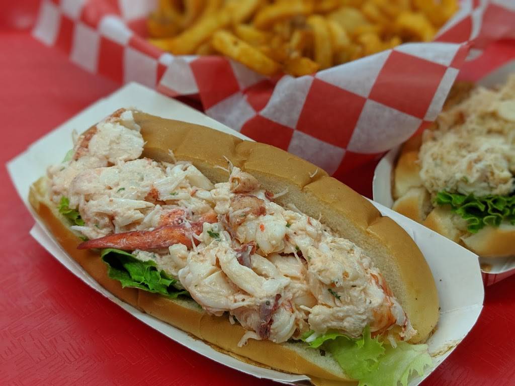 Carriers Mainely Lobster | restaurant | 10 ME-46, Bucksport, ME 04416, USA | 2074691011 OR +1 207-469-1011