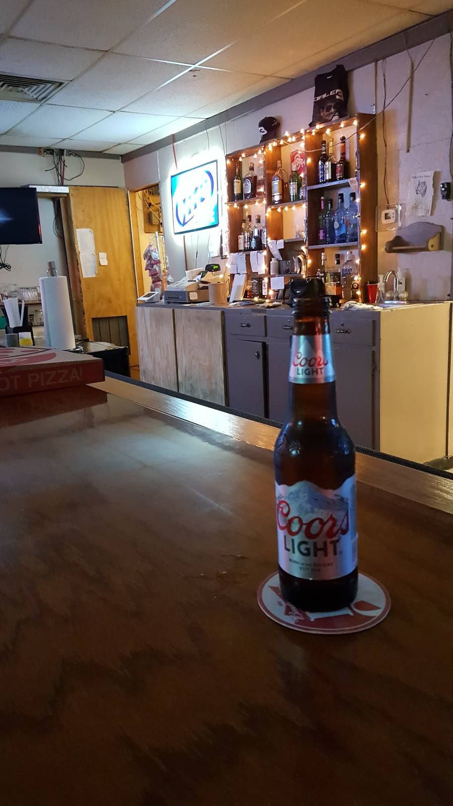 Koyotes | restaurant | 320 E Wapakoneta St, Waynesfield, OH 45896, USA | 4195682800 OR +1 419-568-2800