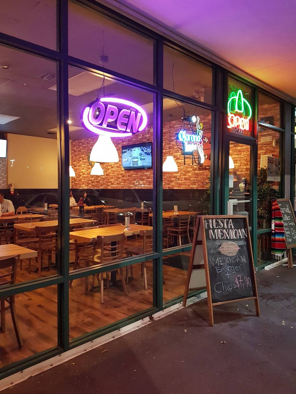 Fiesta Mexican Grill | restaurant | 10433 NW 41st St, Doral, FL 33178, USA | 3054688736 OR +1 305-468-8736