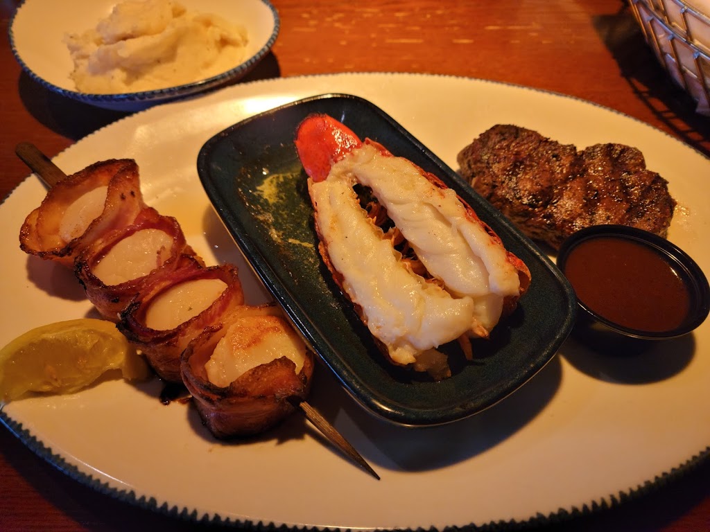 Red Lobster | restaurant | 326 Miracle Strip Pkwy SW, Fort Walton Beach, FL 32548, USA | 8506642700 OR +1 850-664-2700