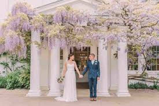 The Seville | restaurant | 700 S Barrington Rd, Streamwood, IL 60107, USA | 6302894500 OR +1 630-289-4500