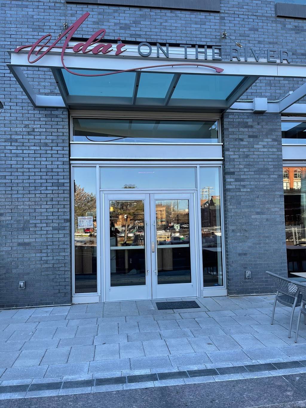 Adas on the River | restaurant | 3 Pioneer Mill Way, Alexandria, VA 22314, USA | 7036381400 OR +1 703-638-1400