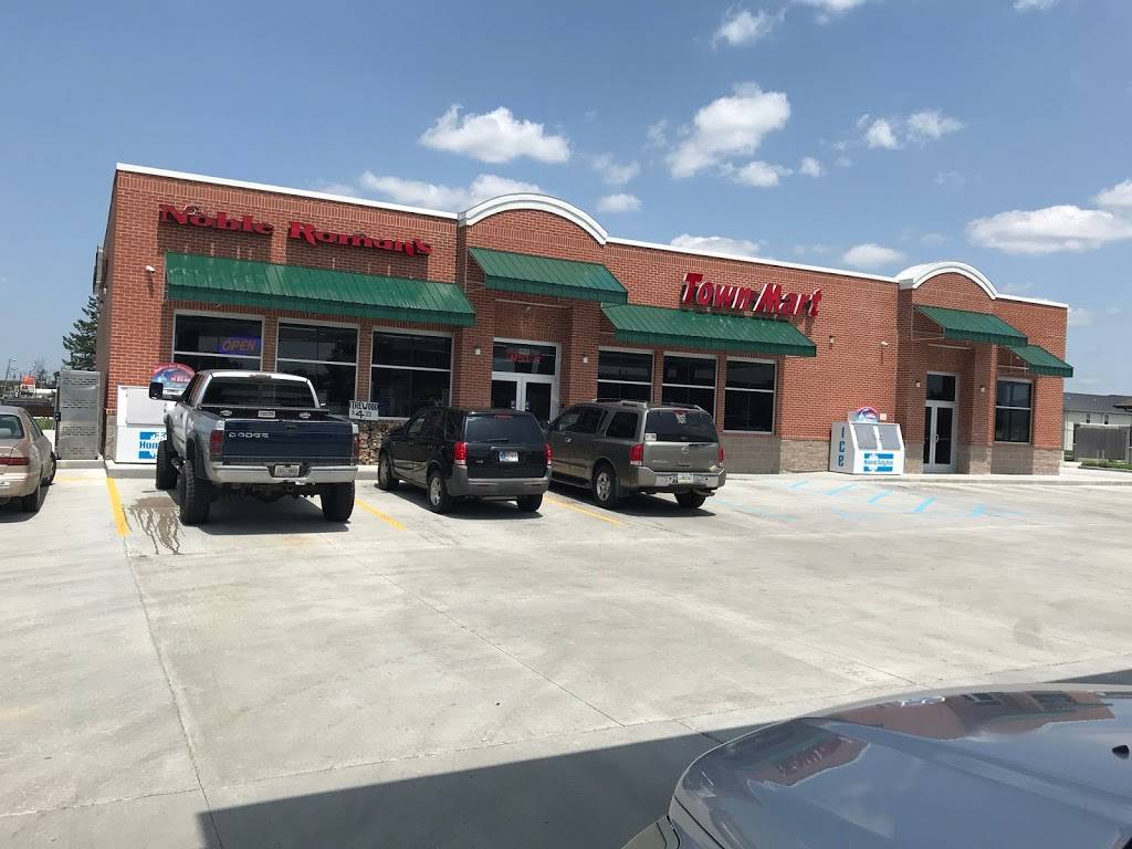 BP Gas | restaurant | 702 W Trafalgar Point Way, Trafalgar, IN 46181, USA | 3178785400 OR +1 317-878-5400