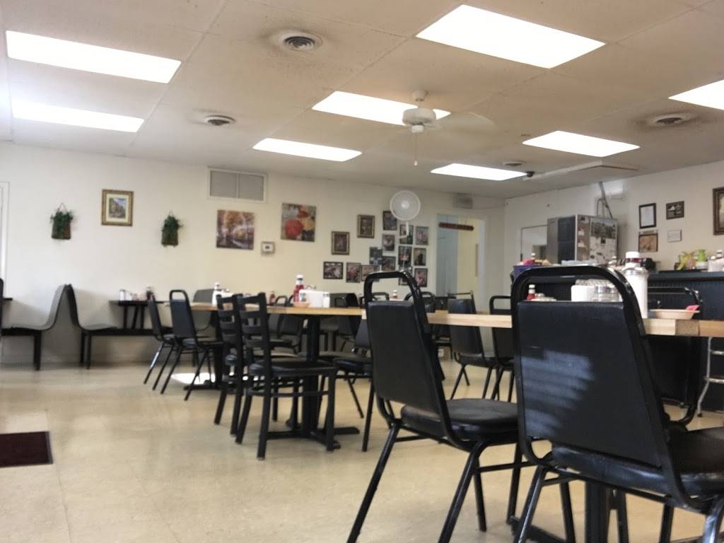 Dudleys Family Style Restaurant | restaurant | 4614 S Amherst Hwy, Madison Heights, VA 24572, USA | 4348455345 OR +1 434-845-5345