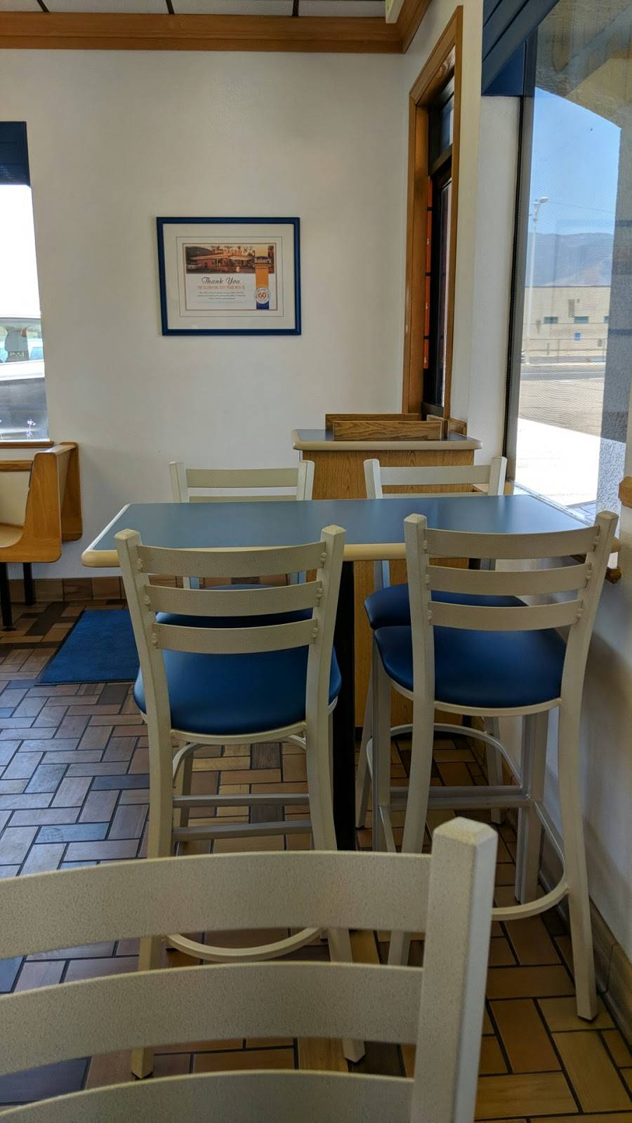 Bakers Drive-Thru | restaurant | 601 W Highland Ave, San Bernardino, CA 92405, USA | 9098845233 OR +1 909-884-5233