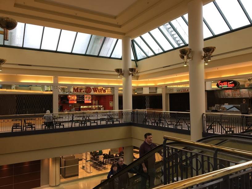 New Mr Wus Chinese Food | restaurant | 25 Frederick St, Kitchener, ON N2H 6M8, Canada | 5197435761 OR +1 519-743-5761