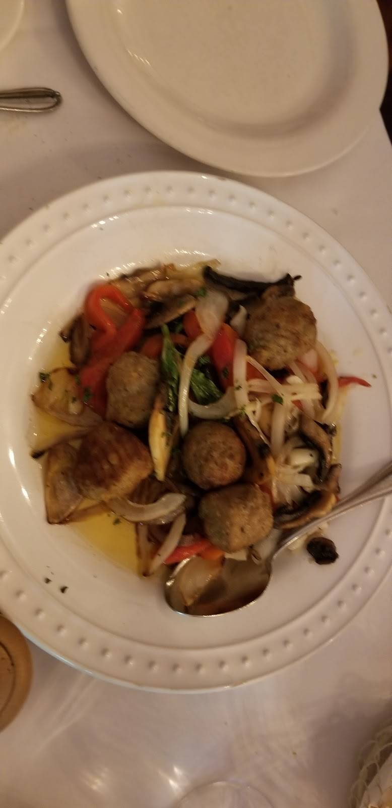 Bella Giannas | restaurant | 77 S NY-303, Congers, NY 10920, USA | 8452683770 OR +1 845-268-3770