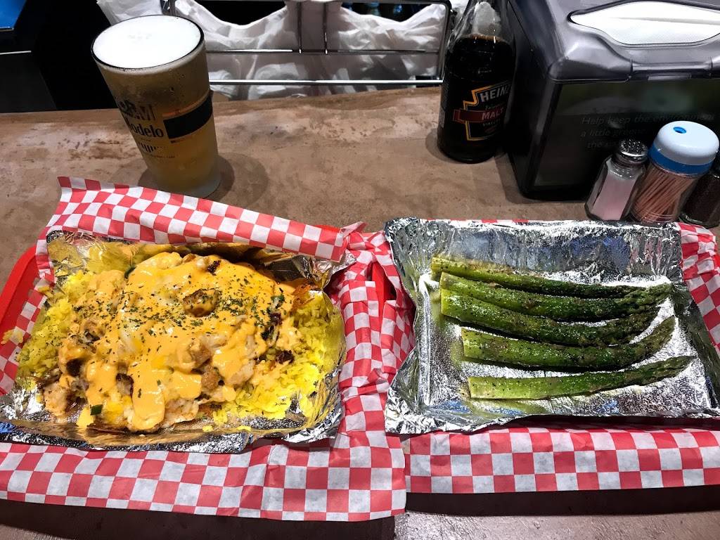 Off the Hook Seafood and More | restaurant | 1920 S Meridian Ave, Oklahoma City, OK 73108, USA | 4056066040 OR +1 405-606-6040