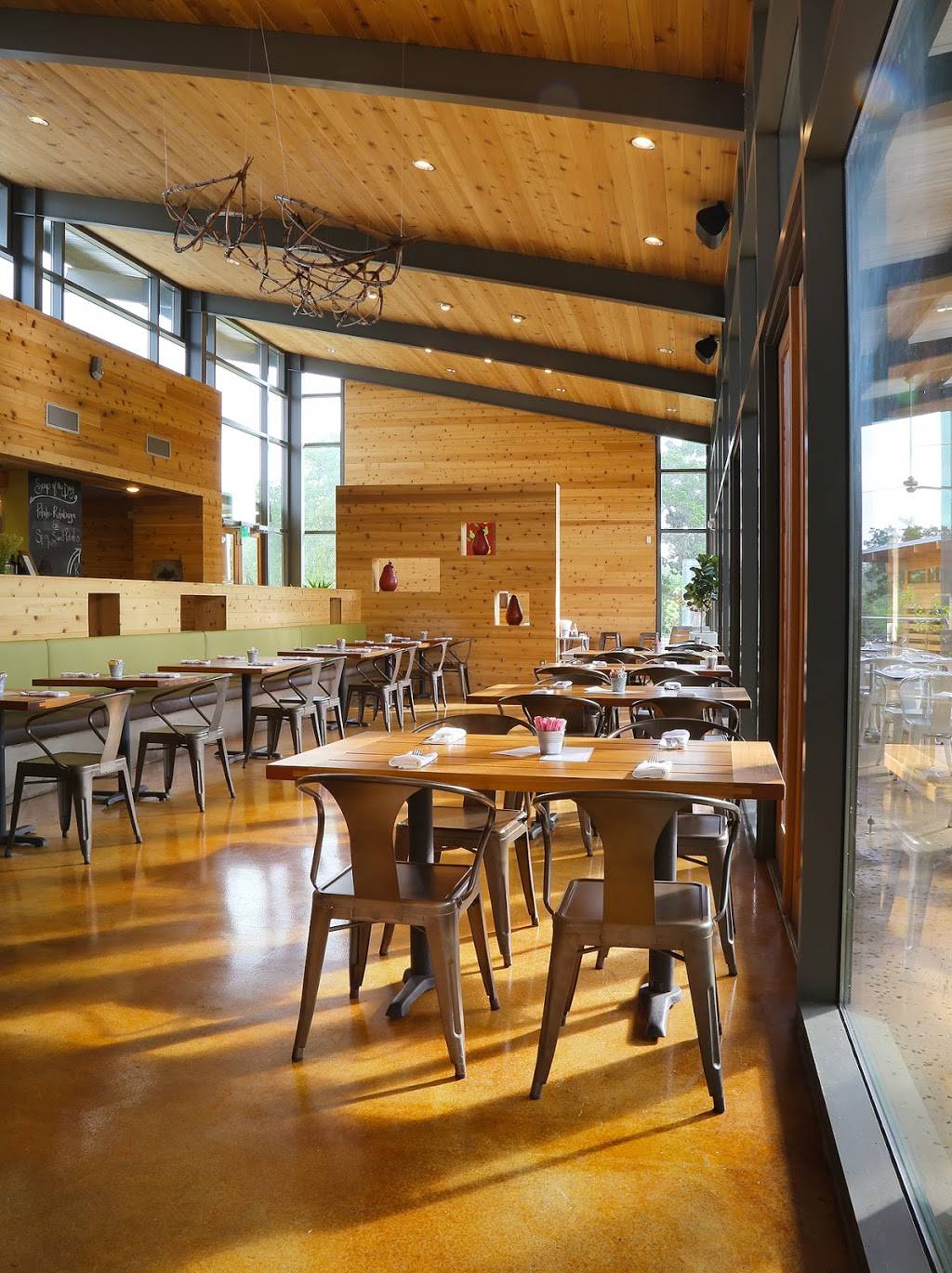 The Leaning Pear | restaurant | 111 River Rd, Wimberley, TX 78676, USA | 5128477327 OR +1 512-847-7327