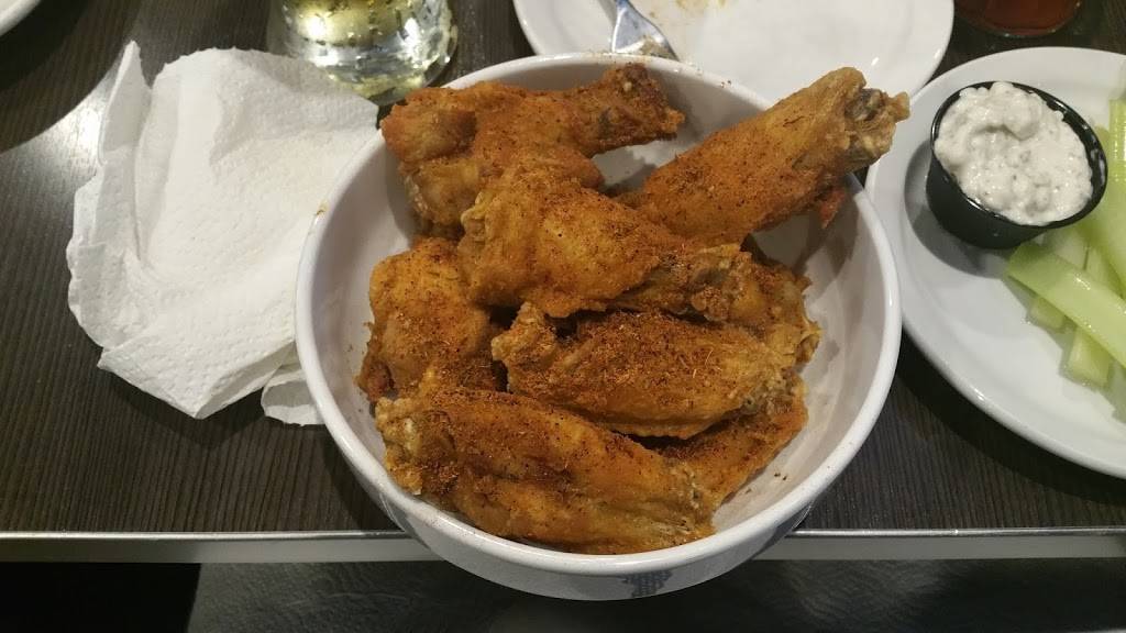 Buffalo Wings & Rings | restaurant | 1607 Flossie Dr, Greendale, IN 47025, USA | 8125129464 OR +1 812-512-9464