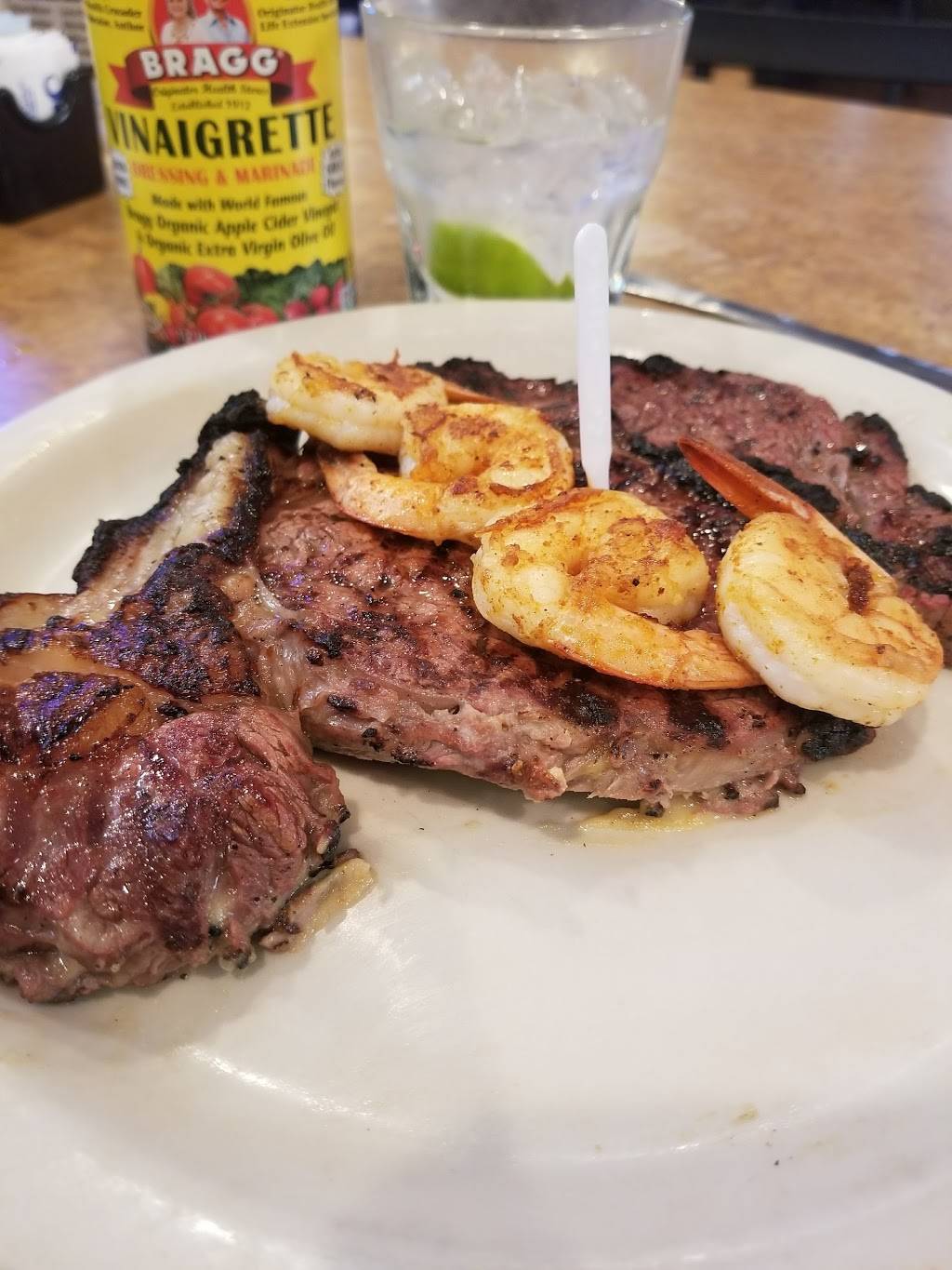 Blake Street Sports Bar | restaurant | 2101 Milam St, Columbus, TX 78934, USA | 9797325757 OR +1 979-732-5757