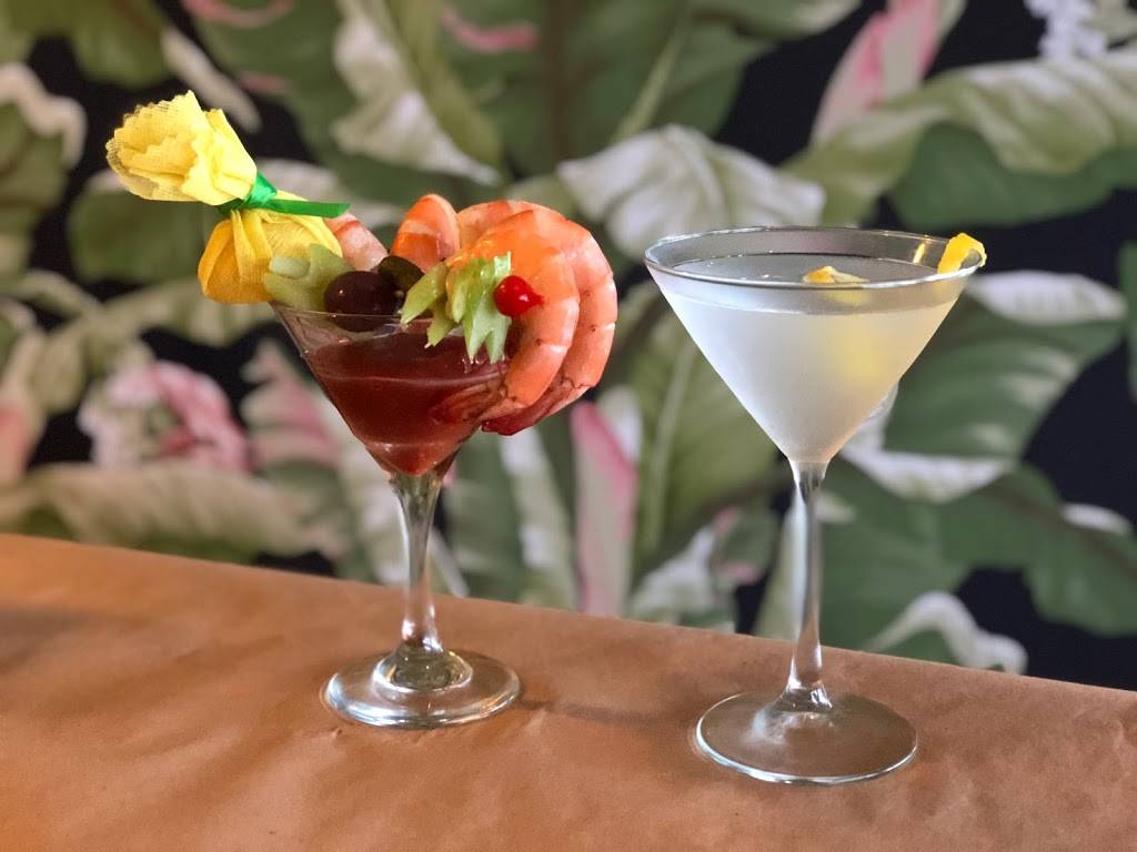 Fox & Rose Fine Provisions | restaurant | 795 Front St, Bay Harbor, MI 49770, USA | 2317532122 OR +1 231-753-2122