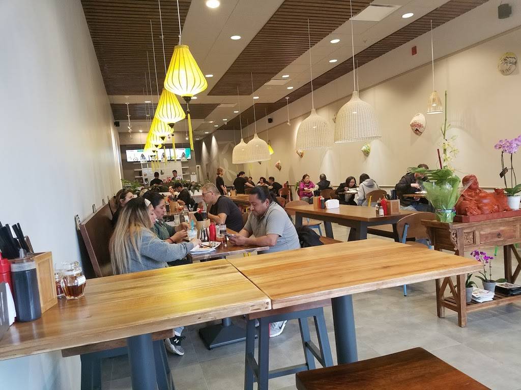 Miss Pho | restaurant | 3830 Boulevard de la Côte-Vertu Suite 200, Saint-Laurent, QC H4R 1P8, Canada | 5143366477 OR +1 514-336-6477