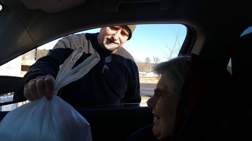 Lolas Lunchbox | restaurant | 396 N Lake St, Phillips, WI 54555, USA | 7156613990 OR +1 715-661-3990