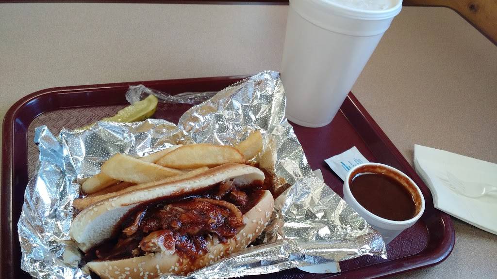 Lil Porgys Barbeque | restaurant | 1917 W Springfield Ave, Champaign, IL 61821, USA | 2173986811 OR +1 217-398-6811