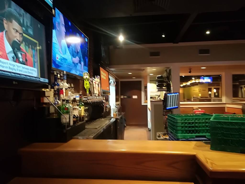 Chilis Grill & Bar | meal takeaway | 3579 Grand Oaks, Corona, CA 92881, USA | 9517347275 OR +1 951-734-7275