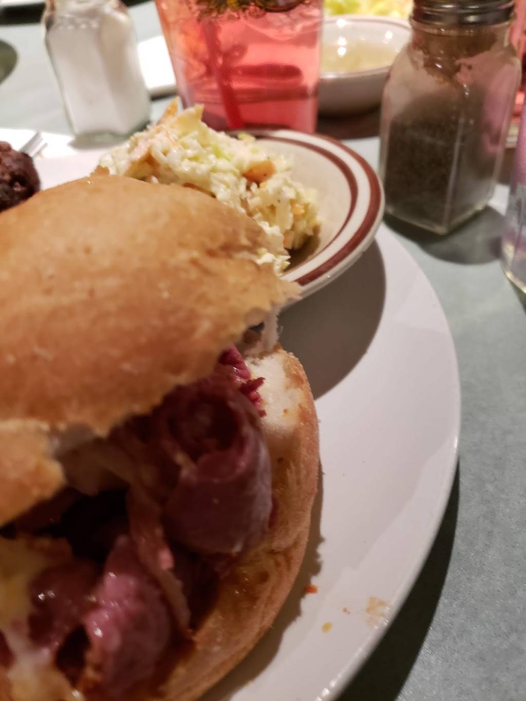 Billys Pub | restaurant | 81 Clinton St, Shrewsbury, MA 01545, USA | 5084253353 OR +1 508-425-3353