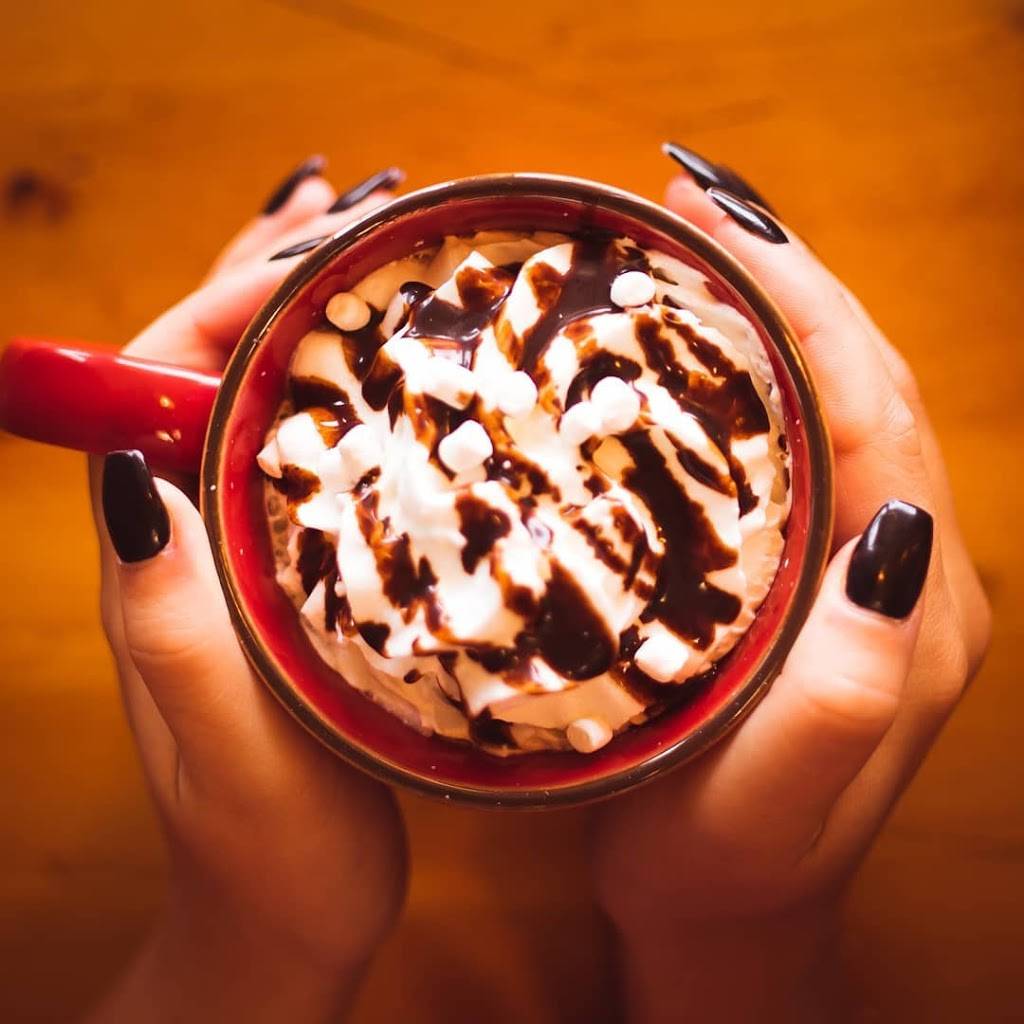 Kellys Café | cafe | 1661 Pearl Rd, Brunswick, OH 44212, USA | 3302259999 OR +1 330-225-9999