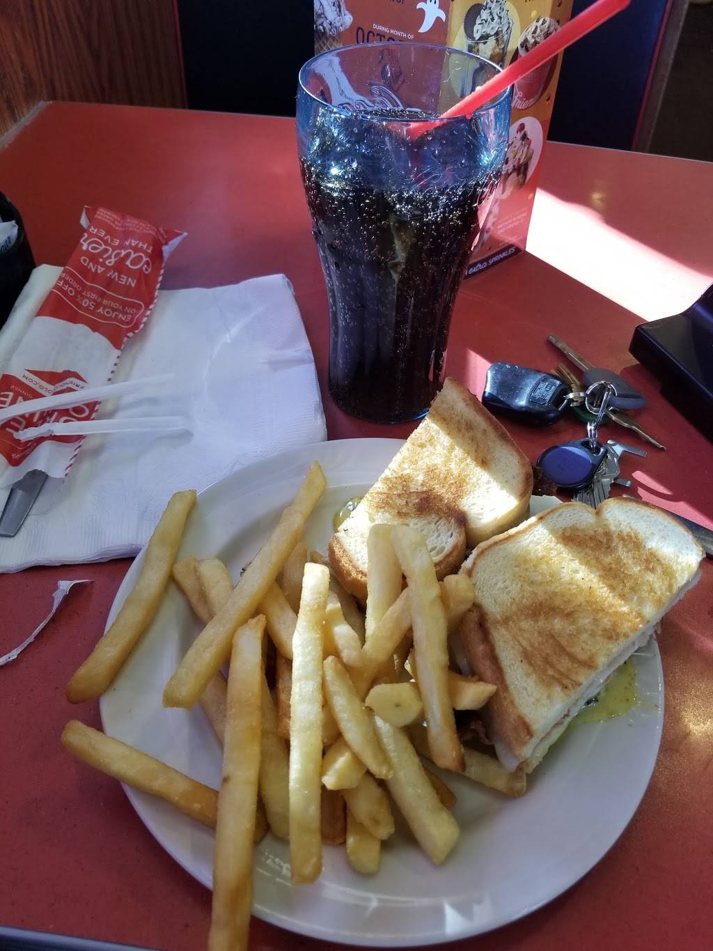 Friendlys | restaurant | 611 Main St, Stoneham, MA 02180, USA | 7814385444 OR +1 781-438-5444